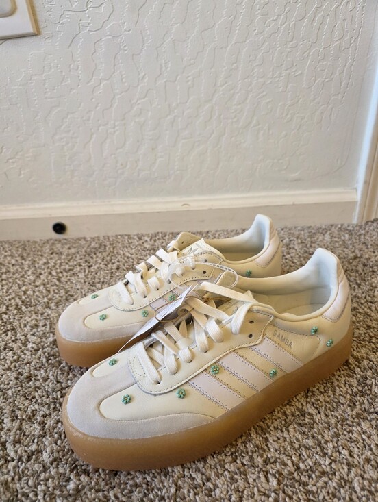 adidas Shoes - NWT Adidas Sambae Sneakers Off White with Floral Design Size 8.5 US